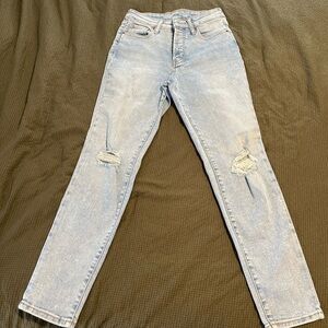 Old Navy Women's Light Blue high rise OG straight Distressed Jeans